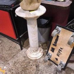 COLONNE EN MARBRE BLANC