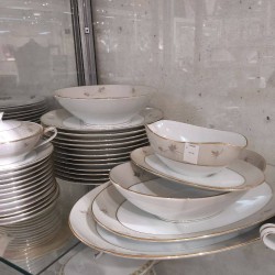 SERVICE A DINER EN PORCELAINE CHINOISE 