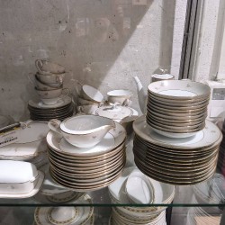 SERVICE A DINER EN PORCELAINE CHINOISE 