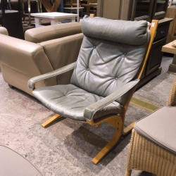 PAIRE DE FAUTEUILS  WESTNOFA FURNITURE