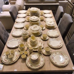 SERVICE DE TABLE VICTORIEN JOHNSON BROTHERS