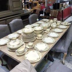 SERVICE DE TABLE VICTORIEN JOHNSON BROTHERS