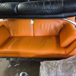 CANAPE DESIGN CUIR ORANGE 2 PLS