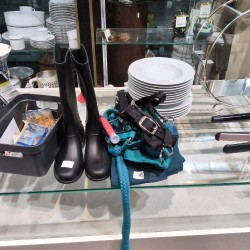 BOTTES D\'EQUITATION ET ACCESSOIRES TAILLE 32