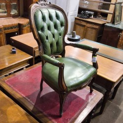 FAUTEUIL DE BUREAU CAPITONNÉ VERT 