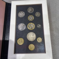 BOITE MONNAIE DE PARIS DE 1999 