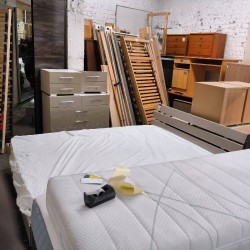 CHAMBRE MODERNE LAQUE ( LIT+COM+CHEV+GDR)