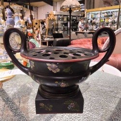 PAIRE DE PIQUES FLEURS WEDGWOOD 
