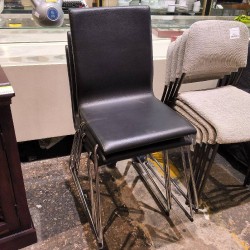 LOT DE 4 CHAISES CUIR NOIR