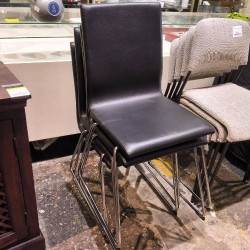 LOT DE 4 CHAISES CUIR NOIR