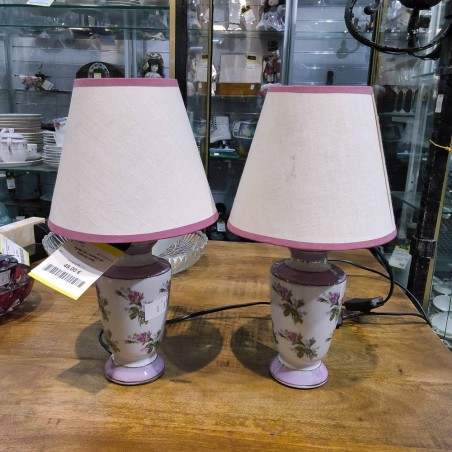 PAIRE DE LAMPES EN PORCELAINE