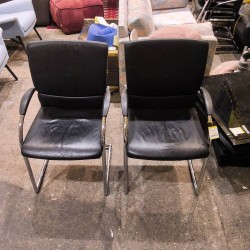 PAIRE DE FAUTEUILS CUIR ET CHROME 