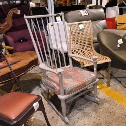 ROCKING CHAIR