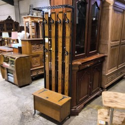 PORTE MANTEAU COFFRE