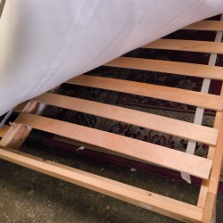 LIT IKEA EN BOIS + SOMMIER + MATELAS