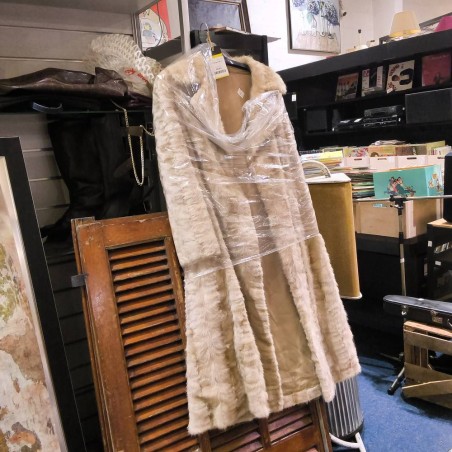 MANTEAU DE FOURRURE