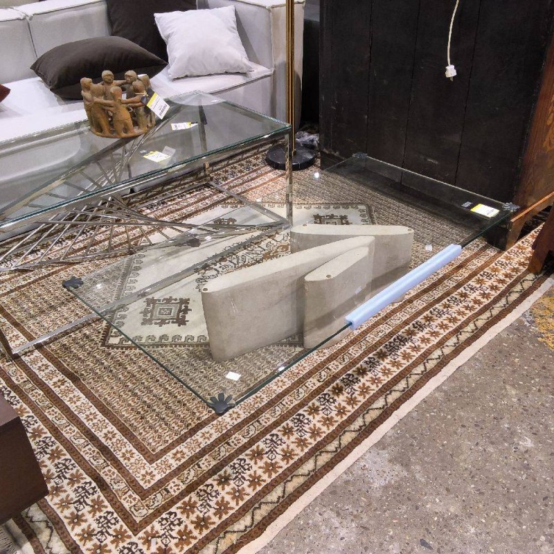 TABLE BASSE PIED EN PIERRE