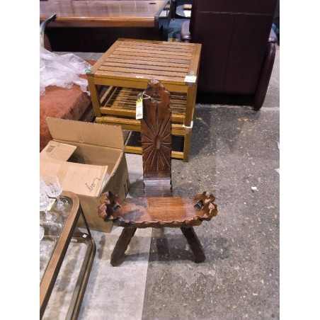 CHAISE TRIPODE RUSTIQUE
