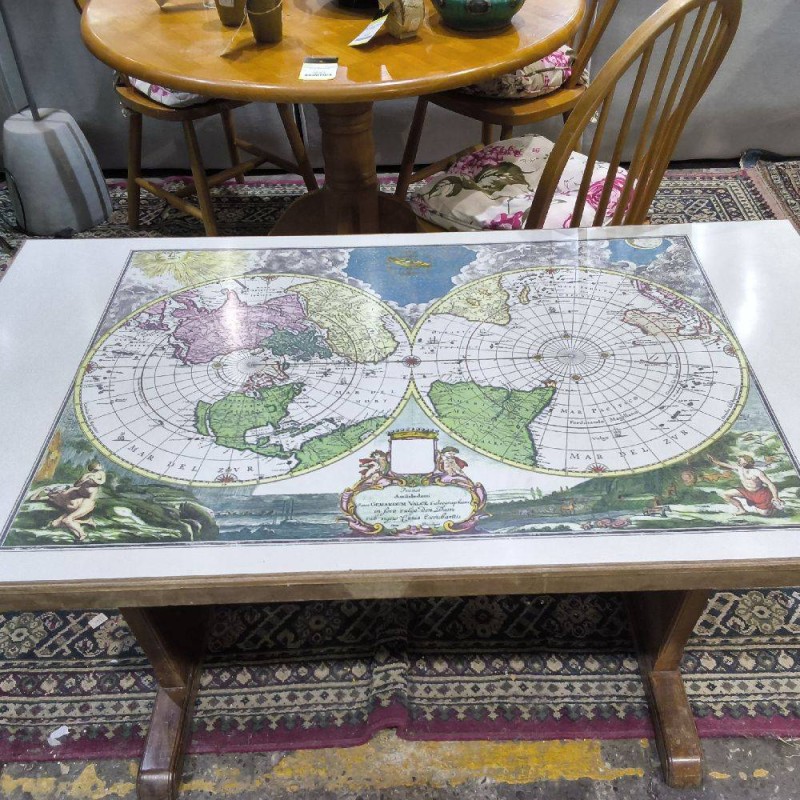 TABLE DE SALON ANNÉES 50/60 DECOR PLANISPHERE