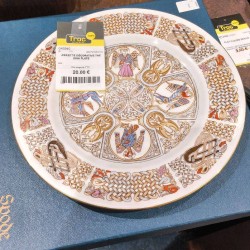 ASSIETTE DÉCORATIVE THE IONA PLATE