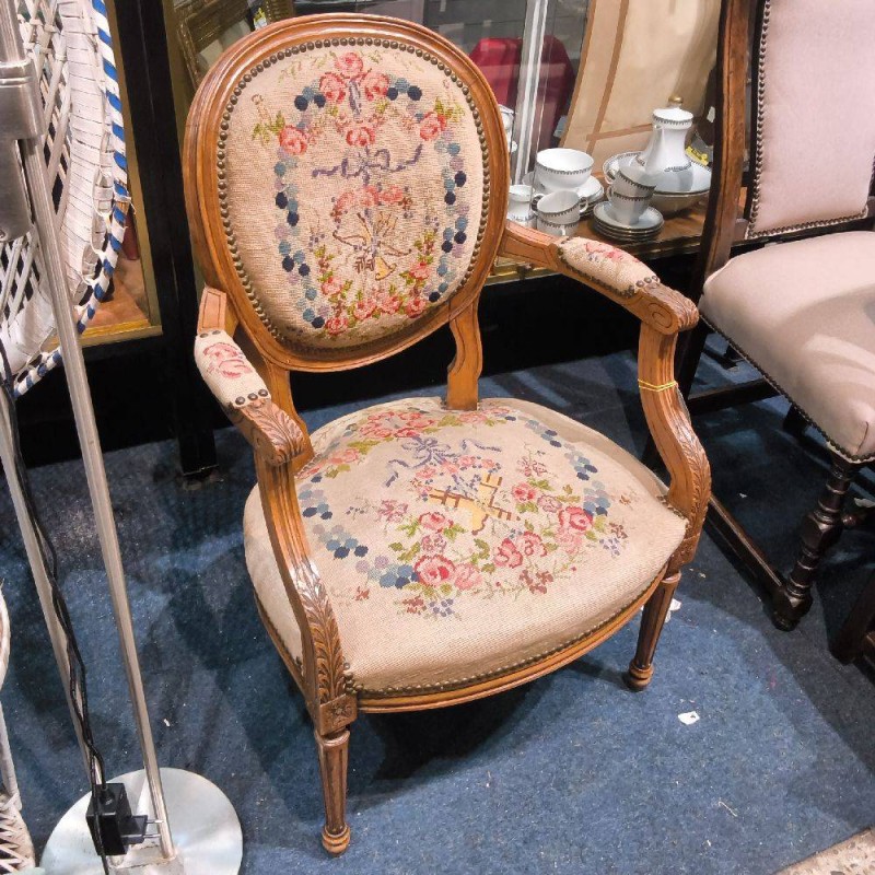 FAUTEUIL MEDAILLON ANCIEN 
