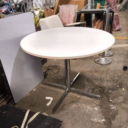 TABLE RONDE PIED CHROME